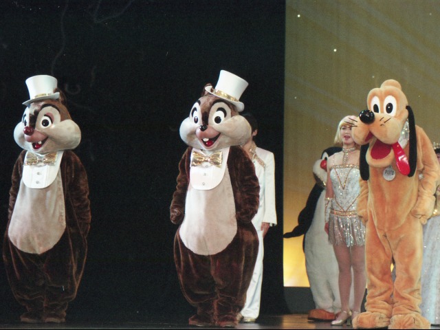 デール、チップ、プルート（ワンマンズ・ドリームⅡ－ザ・マジック・リブズ・オン）