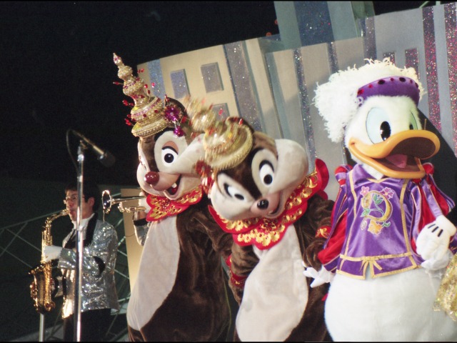 デール、チップ、ドナルド（ディズニー・リズム・オブ・ワールド2005）