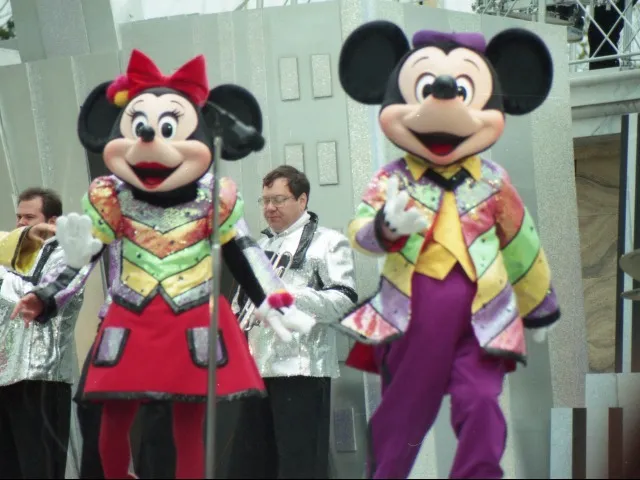 ミニーとミッキー（ディズニー・リズム・オブ・ワールド2005）