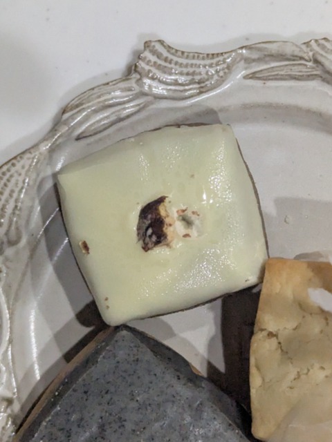 ほうじ茶マロンラテ 上面（スコーン専門店iro）