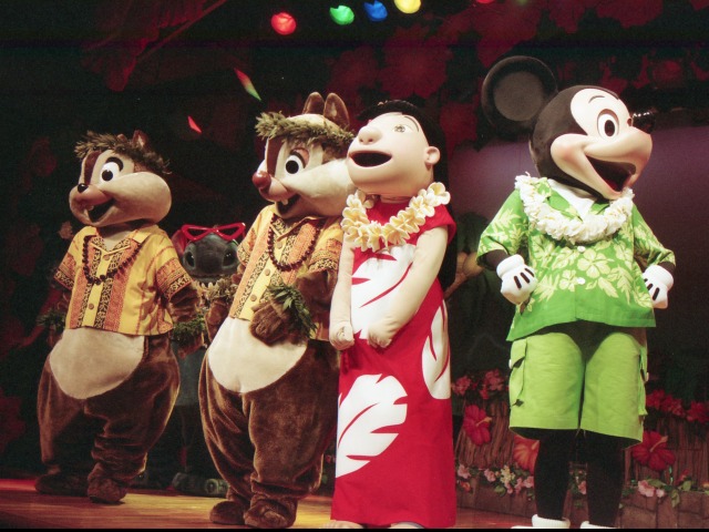 チップ、デール、リロ、ミッキー（リロのルアウ＆ファン）