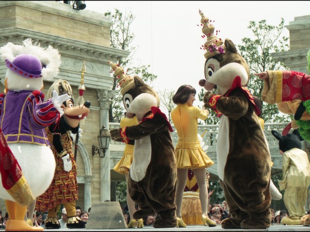 ドナルド、グーフィー、チップ、デール（ディズニー・リズム・オブ・ワールド2005）