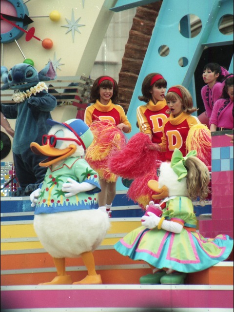 ドナルドとデイジー（ディズニー・ロック・アラウンド・ザ・マウス）