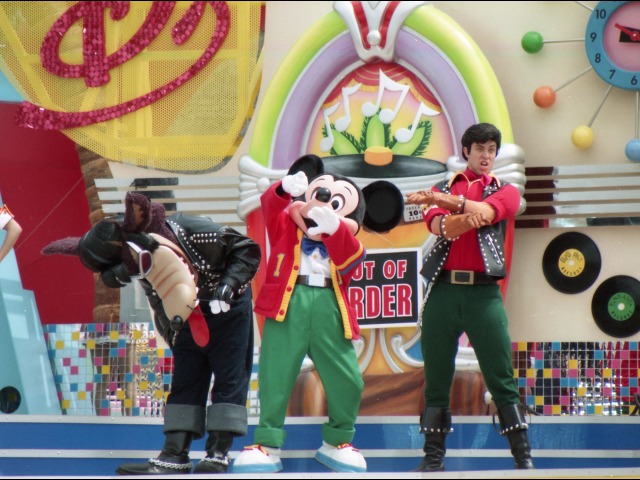 ビッグ・バッド・ウルフ、ミッキー、ガストン（ディズニー・ロック・アラウンド・ザ・マウス）