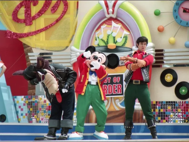 ビッグ・バッド・ウルフ、ミッキー、ガストン（ディズニー・ロック・アラウンド・ザ・マウス）