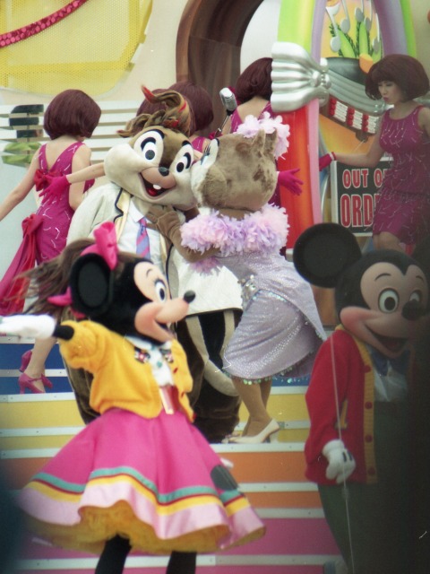 チップ、クラリス、ミニー、ミッキー（ディズニー・ロック・アラウンド・ザ・マウス）