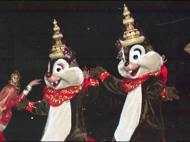 デールとチップ（ディズニー・リズム・オブ・ワールド2005）