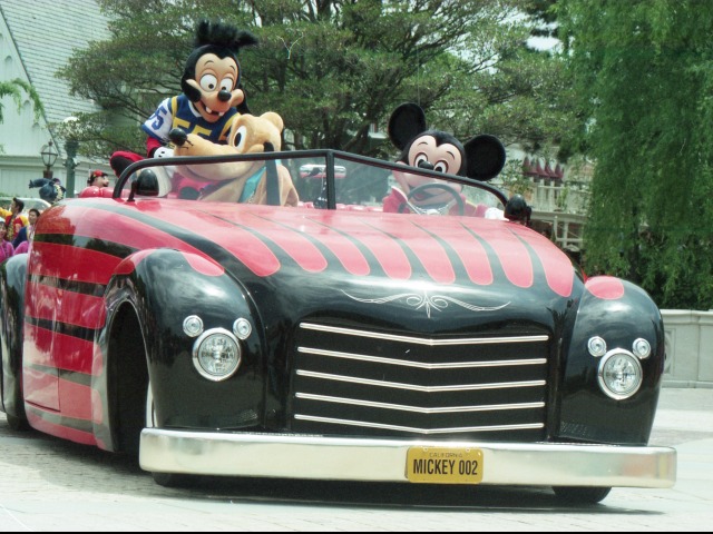 マックス、プルート、ミッキー（ディズニー・ロック・アラウンド・ザ・マウス）