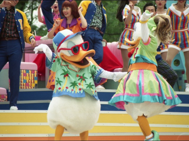 ドナルドとデイジー（ディズニー・ロック・アラウンド・ザ・マウス）