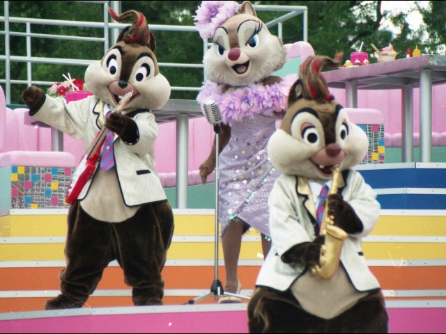 チップ、クラリス、デール（ディズニー・ロック・アラウンド・ザ・マウス）