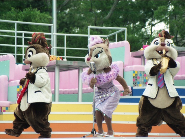 チップ、クラリス、デール（ディズニー・ロック・アラウンド・ザ・マウス）