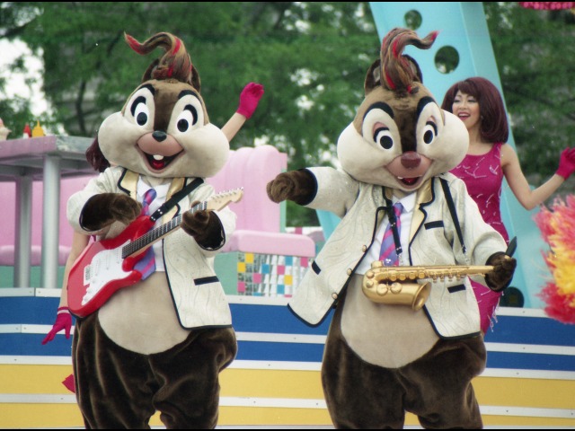 チップとデール（ディズニー・ロック・アラウンド・ザ・マウス）