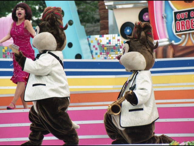 チップとデール（ディズニー・ロック・アラウンド・ザ・マウス）