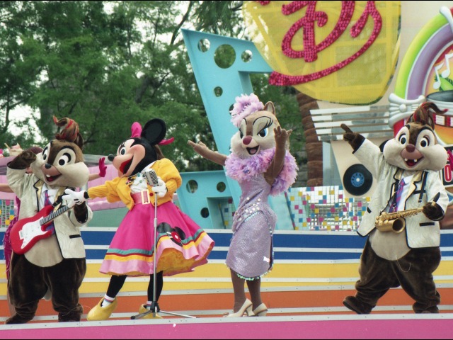 チップ、ミニー、クラリス、デール（ディズニー・ロック・アラウンド・ザ・マウス）