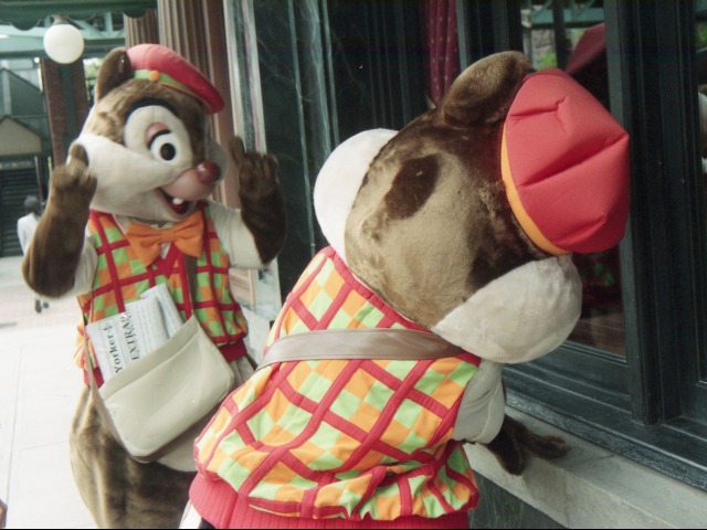 デールとチップ（アメリカンウォーターフロント）