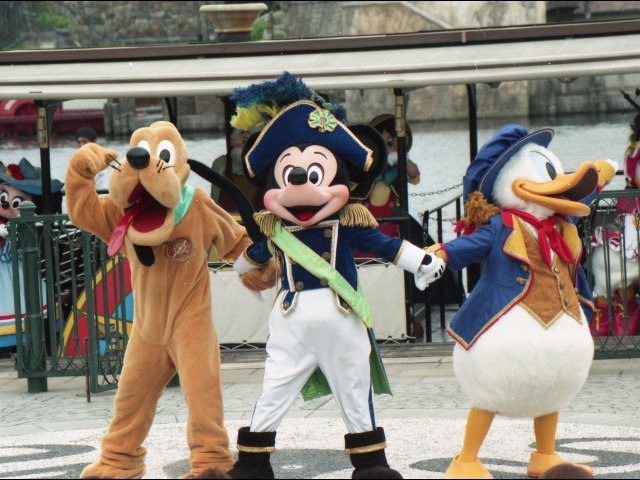 プルート、ミッキー、ドナルド（ミート＆スマイル）