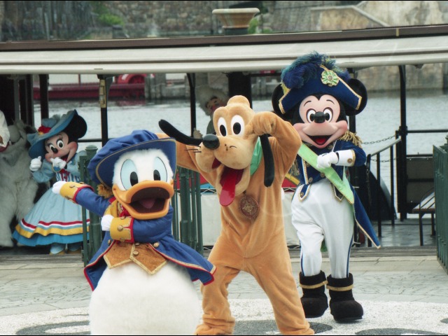 ドナルド、プルート、ミッキー（ミート＆スマイル）