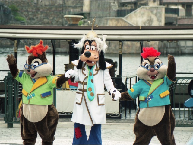 チップ、グーフィー、デール（ミート＆スマイル）