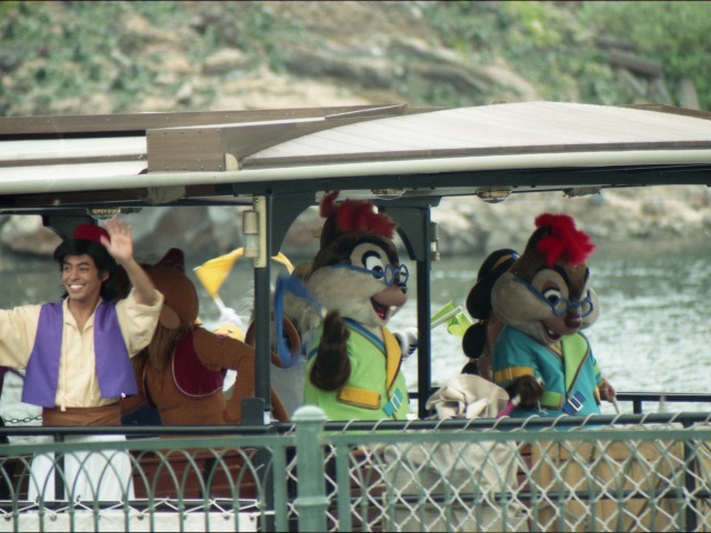 アラジン、チップ、デール（ミート＆スマイル）