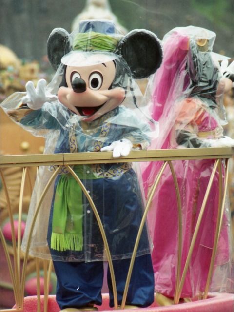 ミッキーマウス（アラジンのホールニューワールド）