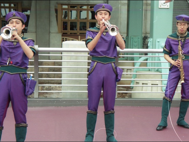 トランペットとクラリネット（ディスカバリー・ミュージック・トゥループ）