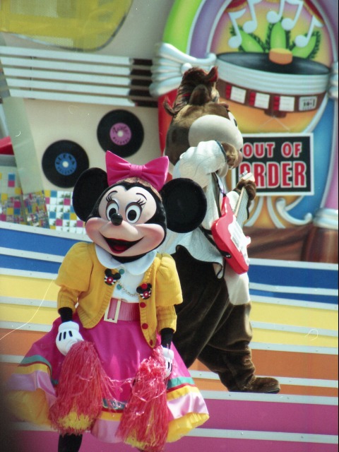 ミニーとチップ（ディズニー・ロック・アラウンド・ザ・マウス）