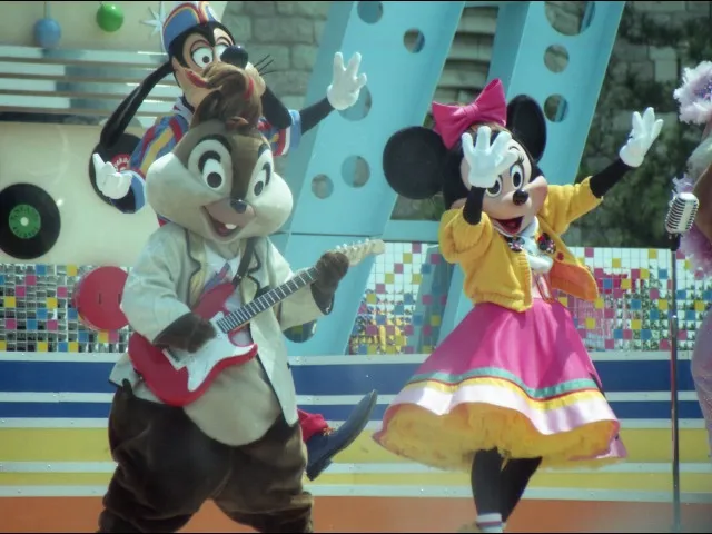 チップとミニー（ディズニー・ロック・アラウンド・ザ・マウス）