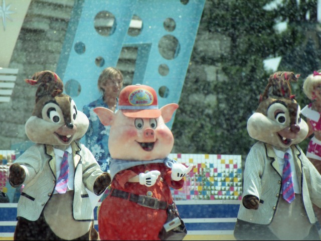 チップ、フィドラー、デール（ディズニー・ロック・アラウンド・ザ・マウス）