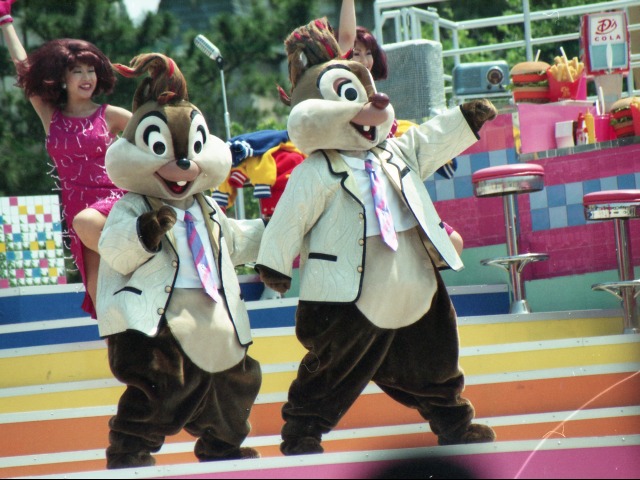 チップとデール（ディズニー・ロック・アラウンド・ザ・マウス）