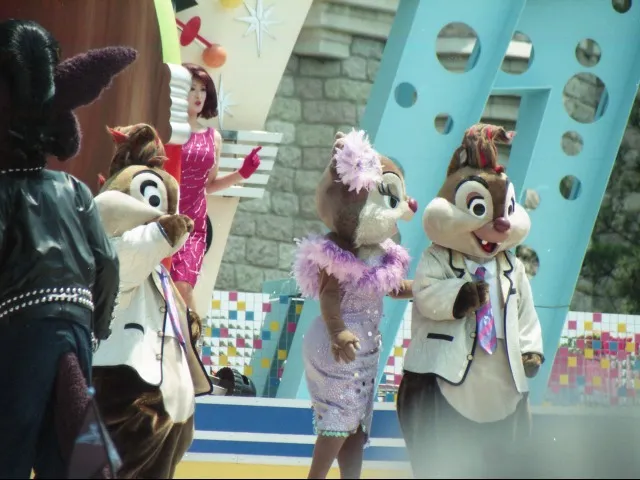 チップ、クラリス、デール（ディズニー・ロック・アラウンド・ザ・マウス）