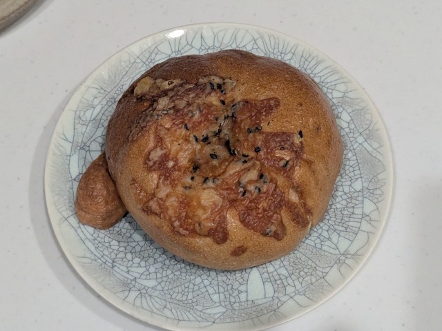 花椒(ホワジャオ)チーズ 上面(テコナベーグル)