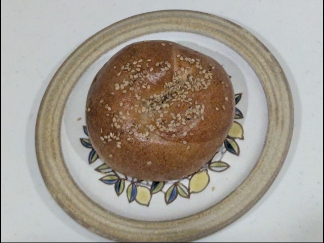 明太子バター 上面(テコナベーグル)