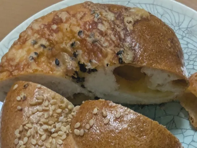 明太子バター 断面（テコナベーグル）