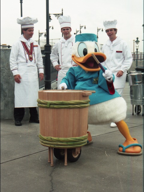 ドナルドと三人（キッチンビート）