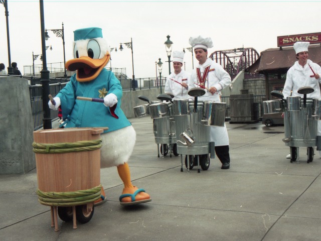 ドナルドと3人（キッチンビート）