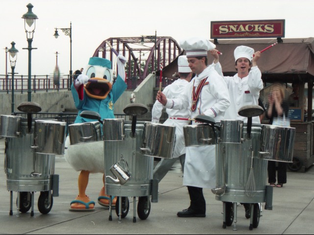 ドナルドダックとキッチンビート（アメリカンウォーターフロント）