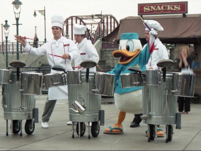 ドナルドダックとキッチンビート（アメリカンウォーターフロント）