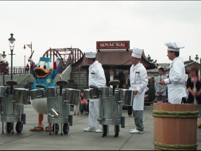 ドナルドダックとキッチンビート（アメリカンウォーターフロント）