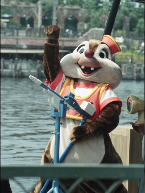 デール（チップとデールのクールサービス）