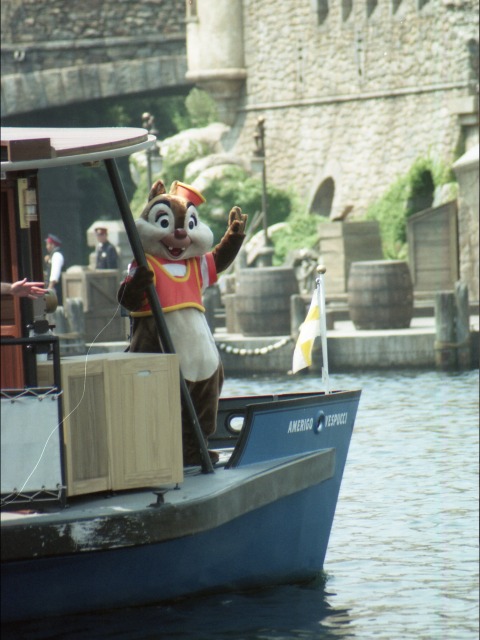 デール（チップとデールのクールサービス）