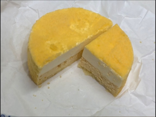 みかんドゥーブル～温州みかん～ 断面（小樽洋菓子舗 ルタオ）