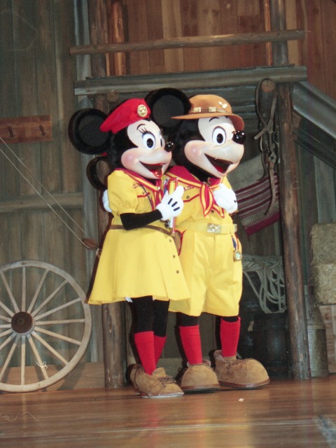 ミニーとミッキー（ディズニーキッズ・サマーアドベンチャー）