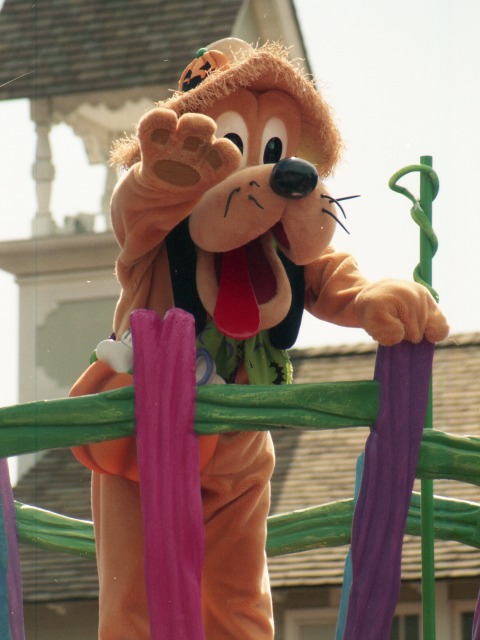 プルート（ディズニー・ハロウィーン・パレード 2005）