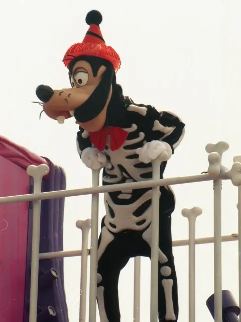 グーフィー(ディズニー・ハロウィーン・パレード 2005)
