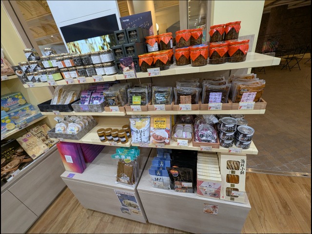 商品棚（千葉トレードマルシェ）