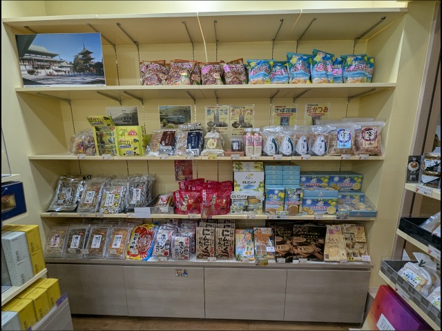 商品棚（千葉トレードマルシェ）