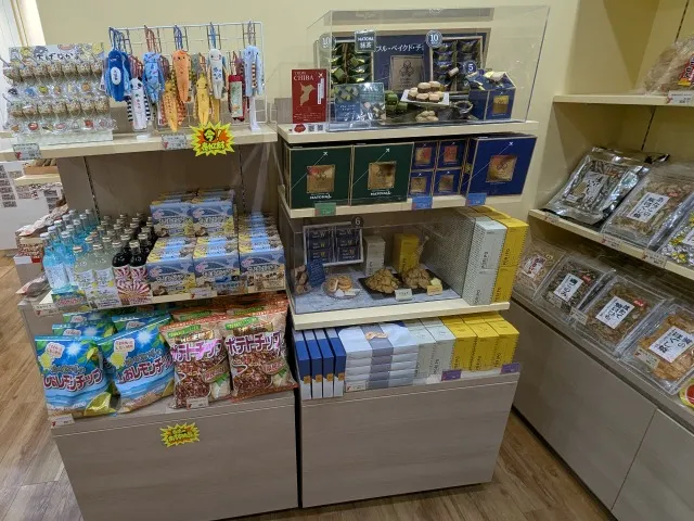 商品棚（千葉トレードマルシェ）