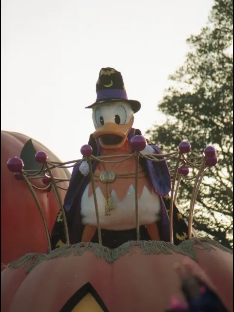 ドナルドダック(ディズニー・ハロウィーン・パレード 2005)