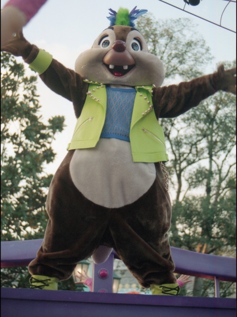 デール（ディズニー・ハロウィーン・パレード 2005）