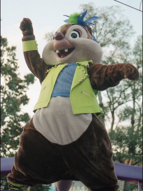 デール（ディズニー・ハロウィーン・パレード 2005）